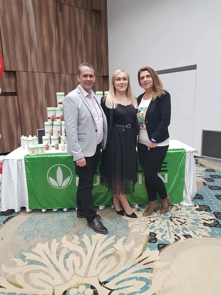 Aid Brkić sa suprugom i kćerkom na Seminaru STS u hotelu Hills, oktobar 2019.